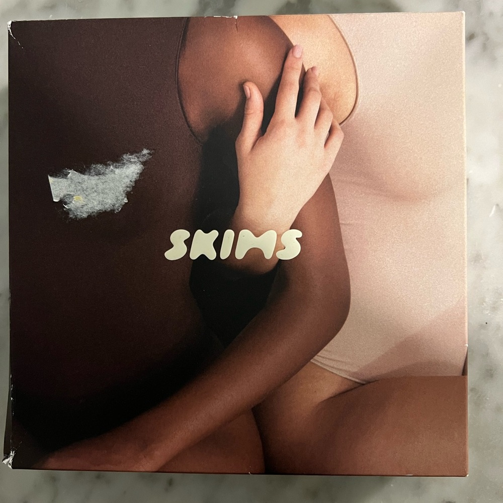 Skims scoop neck bodysuit never worn